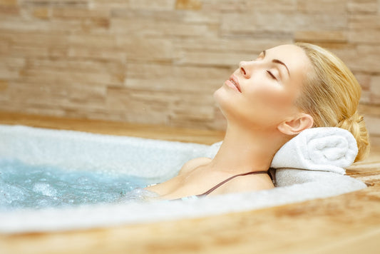 Jacuzzis e Relaxamento: Aliviando o Stress com uma Sessão de Hidromassagem - Saunamo